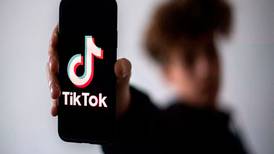TikToker hizo viral su conflicto con Converse debido a acusación de plagio