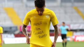 Figura del Dortmund celebró pidiendo "justicia para George Floyd"