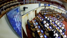 Cámara de Diputados aprobó en general postergar elecciones de abril para los días 15 y 16 de mayo