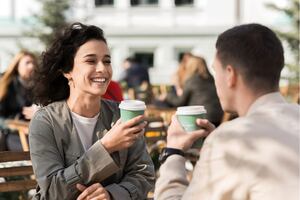 ¿Qué signos zodiacales son los que expresan con palabras su amor?