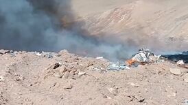 VIDEO | Más de 100 mil toneladas de ropa fueron quemadas el Vertedero de Moda Rápida del desierto de Atacama