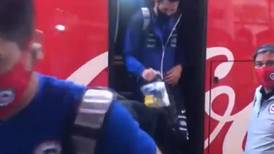 [VIDEO] Así fue la llegada de la Roja al aeropuerto para tomar rumbo a Uruguay