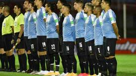Insólito: Uruguay podrá contar con jugador con PCR positivo para el partido ante La Roja
