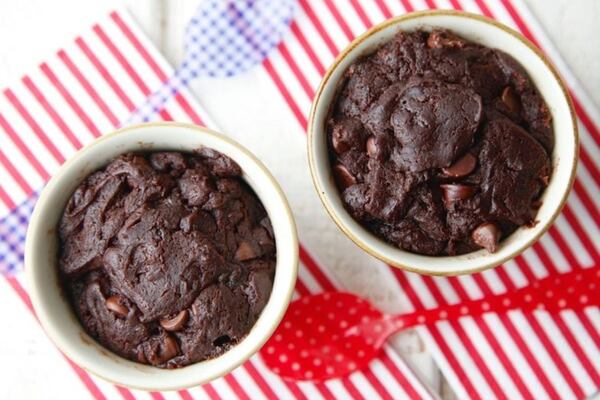 Receta brownie en taza y al microondas: En menos de 5 minutos puedes tener listo tu antojo dulce