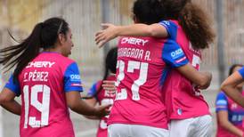 La UC Femenina se sacó la goleada ante la U derrotando a Antofagasta en el norte