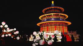 Festival de luces chinas: Conoce los tres eventos que iluminan las noches de Santiago