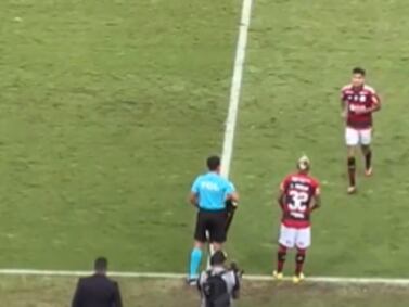 VIDEO | Hinchas del Flamengo desatan toda su ira contra Jorge Sampaoli por poner a Arturo Vidal en lugar de Erick Pulgar