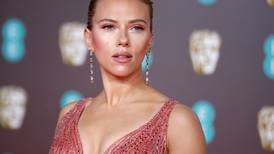 Scarlett Johansson y Colin Jost anunciaron el nacimiento de su hijo Cosmo