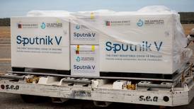 Rusia admite que no tiene capacidad para satisfacer la demanda internacional de la vacuna Sputnik V