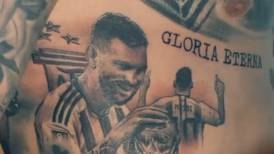 VIDEO | Devoción total: Nicolás Otamendi se tatuó a Lionel Messi y así reaccionó La Pulga