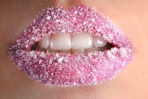 Logra unos labios de envidia con estos trucos que los mantiene hidratados
