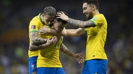 Brasil tendría una baja de último minuto en la delantera para enfrentar a La Roja en las Eliminatorias
