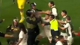 VIDEO | Rodrigo Ureña protagoniza brutal pelea con la policía tras eliminación de la Copa Sudamericana