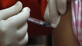 Vacunación Covid-19: Revisa quiénes reciben la dosis anual este domingo 12 de febrero