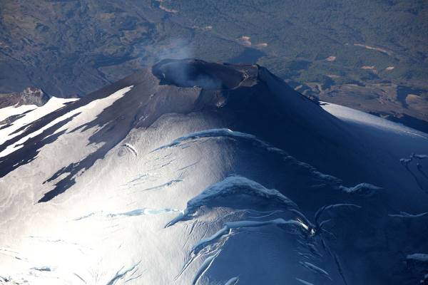 558 sismos: Volcán Villarrica mantiene expectante a las autoridades y sigue la “alerta naranja”