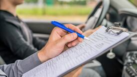 Prepara la prueba teórica: Obtén el Libro del Nuevo Conductor para tu licencia de conducir