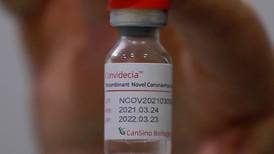 Vacuna CanSino: Al menos 30 personas sufrieron desmayos tras recibir la dosis en Las Condes