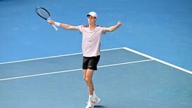 El Australian Open se queda en manos del italiano Jannik Sinner: venció en 5 sets a Daniil Medvedev