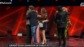 "Es algo mágico": Jurados de "The Covers 2" suben al escenario para abrazar a dos competidores tras reñido duelo
