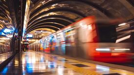 Metro suspende funcionamiento en ocho estaciones de la Línea 4 