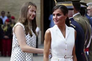 Reina Letizia y princesa Leonor derrochan estilo en Zaragza