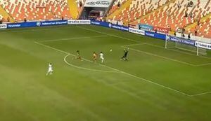¿Lo extrañan en la U? El golazo de antología que se mandó Junior Fernandes en Turquía