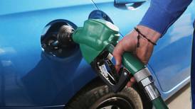 Comisión de Hacienda aprueba el proyecto que busca frenar el alza en el valor del combustible