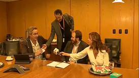 “Se agradece el gesto”: Priscilla Vargas y José Luis Repenning sorprendieron en vivo a Max Luksic, su jefe en canal 13
