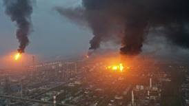 VIDEO | Enorme explosión en planta de químicos en Shanghái deja al menos un muerto
