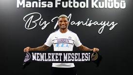 Club turco presentó a Junior Fernandes como estrella y sin mencionar a la U