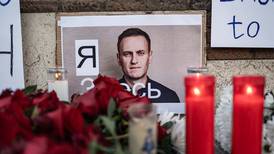 VIDEO | Protestas contra Vládimir Putin marcan la despedida de los rusos a Alexei Navalni