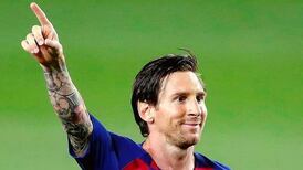 El dudoso penal a Messi tras su jugada maradoniana