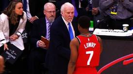 Raptors y Spurs rindieron homenaje a Kobe Bryant violando la regla de los 24 segundos