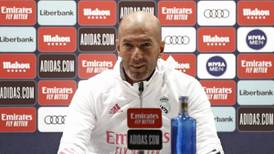 Zinedine Zidane se enojó con periodista por pregunta sobre salida del Real Madrid: "No sabes nada"