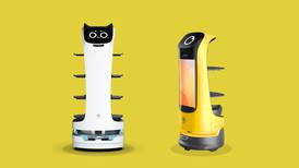 VIDEO | Del laboratorio a la mesa: Conoce a los nuevos "meseros robot" que sirven platos en locales de Chile