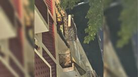VIDEO | Balcón de un quinto piso colapsa en Providencia