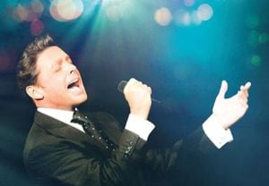 Amigo de Luis Miguel reacciona a los rumores de dobles haciendo la gira del “Sol de México”