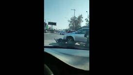 VIDEO | ¿Estás de acuerdo? Conductor de camioneta arrastró una moto luego de una pelea