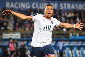 Alcaldesa de París arremete contra directivos del PSG por Kylian Mbappé
