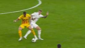 VIDEO | Después de 15 años: Toni Kroos recibió la primera tarjeta roja de su carrera en empate del Real Madrid