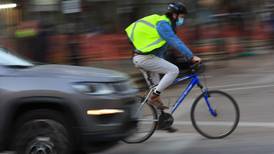 Andar en bicicleta: cómo prevenir multas y accidentes cuando te traslades en ella