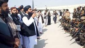 Perros, personal civil y equipo militar fueron abandonados por militares estadunidenses en Kabul