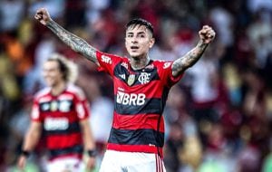 “Un león en la cancha”: Erick Pulgar se gana a la prensa brasileña tras golazo en Flamengo