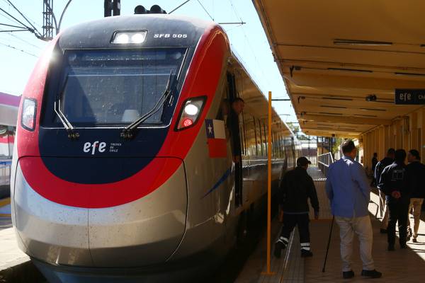 Tras inauguración del tren rápido Santiago - Chillán: ¿Cuáles son sus horarios y cuánto cuesta?