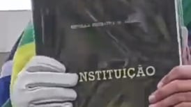 VIDEO | Brasil: Bolsonaristas se roban ejemplar original de la Constitución