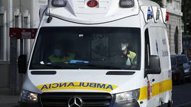 VIDEO | “Este es el criterio que tiene Carabineros”: Detienen a conductor de SAMU por estacionar mal una ambulancia en un accidente