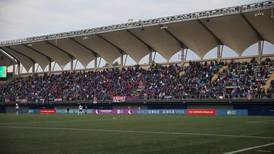 Se suma San Carlos: los otros 10 estadios del fútbol chileno profesional que tienen pasto sintético