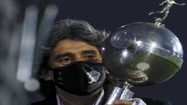 Sufre el fútbol chileno: Lizardo Garrido fue diagnosticado de leucemia y se mantiene internado grave