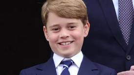 "Tiene talento": El príncipe George, hijo del príncipe William, fue elogiado por la artista original de su pintura