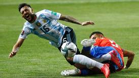 Futbolista chileno fue elegido como el jugador "más sucio" del mundo